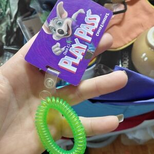 Chuck E. Cheese's Green Play Pass Trading Card